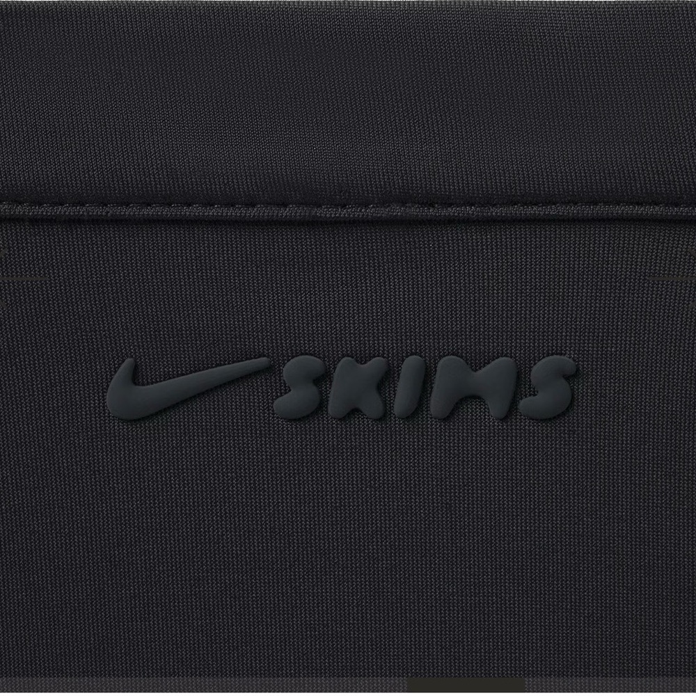 SKIMS Women's Black Leggings - Picture 6 of 6